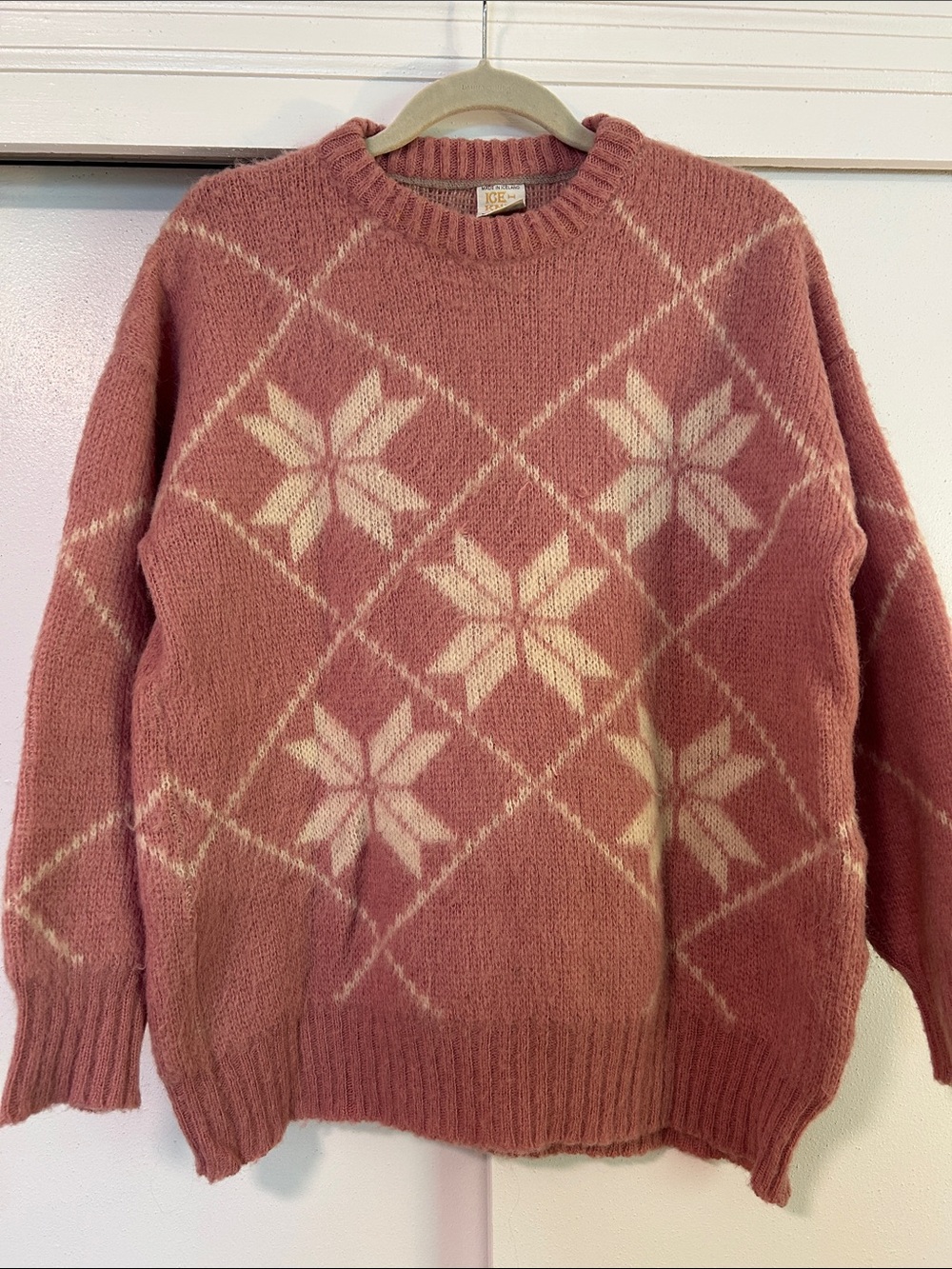 Vintage Icelandic Rose Cream Snowflake Crewneck Sweater
